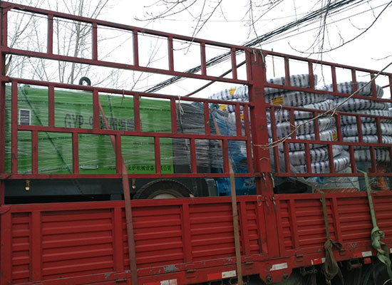 液壓濕噴機、雙液注漿機、優質噴漿管發貨現場